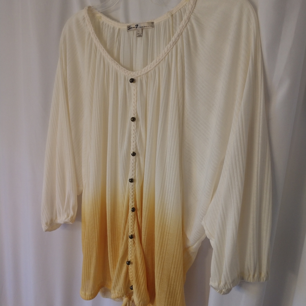 Boutique Ombre Yellow Pullover Top, Large